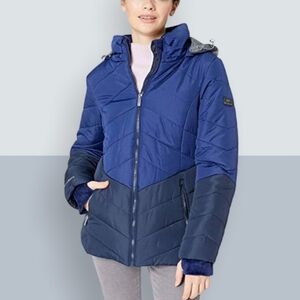 🧭Skechers puffer with hood XL